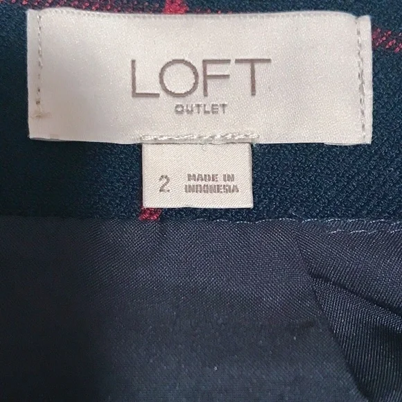 Ann Taylor LOFT Modern Button Plaid Skirt | 2 - Picture 4 of 7